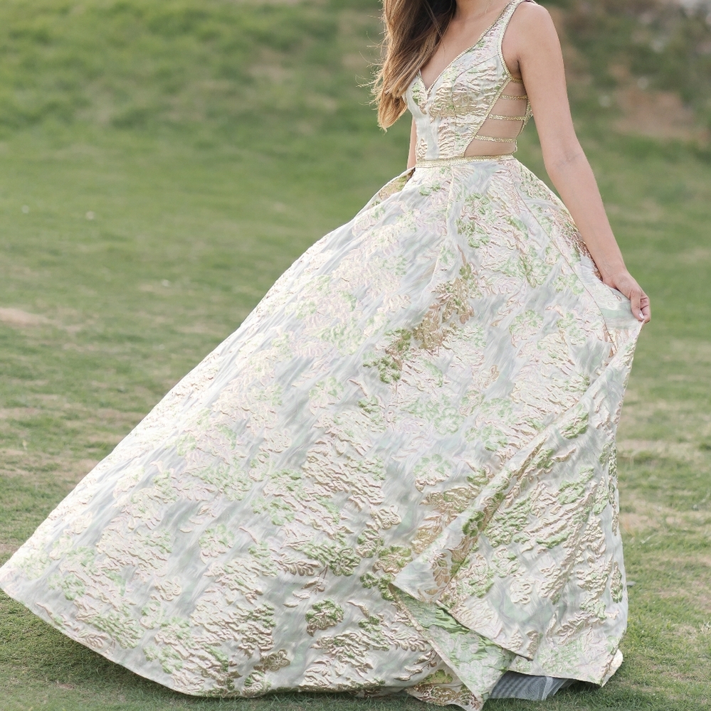 Jovani Gold/Green Metallic Gown Size 0